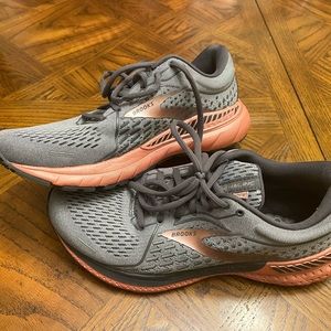 Brooks Adrenaline Women 8.5